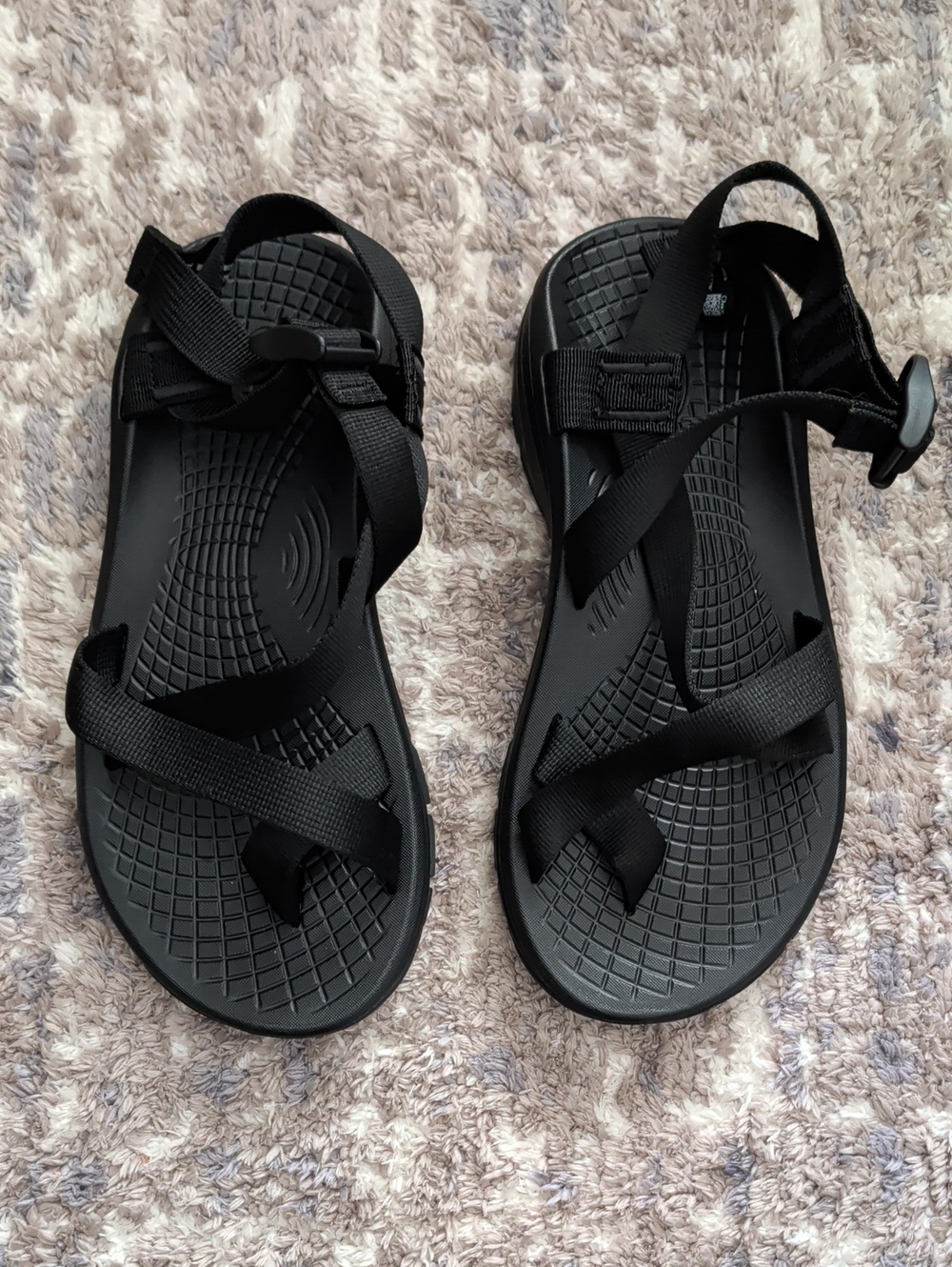 NIB Chaco ZVOLV 2 Mens Size 7 M Sandels. Never Worn.